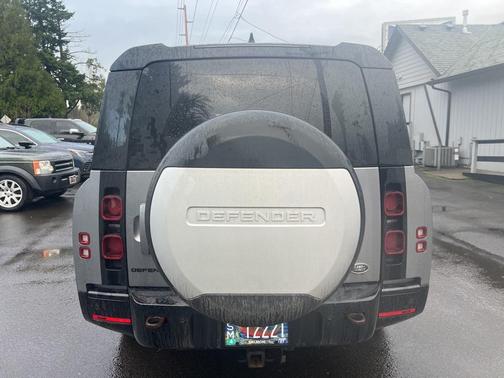 2023 Land Rover Defender 130 X-Dynamic SE