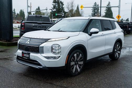 White Diamond 2026 Mitsubishi Outlander SE 1.5T S-AWC