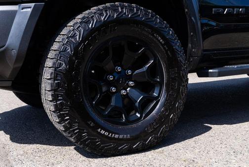 Diamond Black Crystal Pearlcoat 2022 RAM 1500 TRX