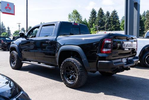 Diamond Black Crystal Pearlcoat 2022 RAM 1500 TRX