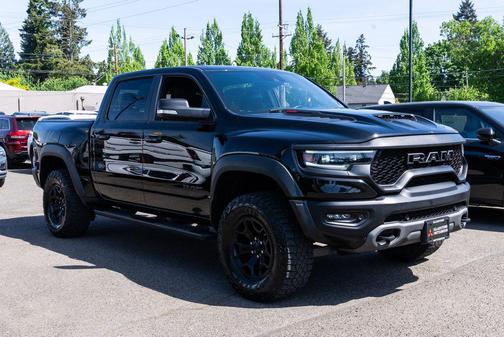 Diamond Black Crystal Pearlcoat 2022 RAM 1500 TRX