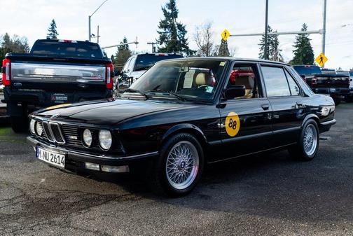 1988 BMW M5 Base