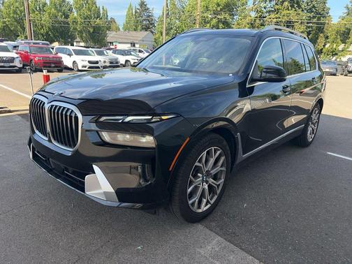 Black Sapphire Metallic 2023 BMW X7 xDrive40i