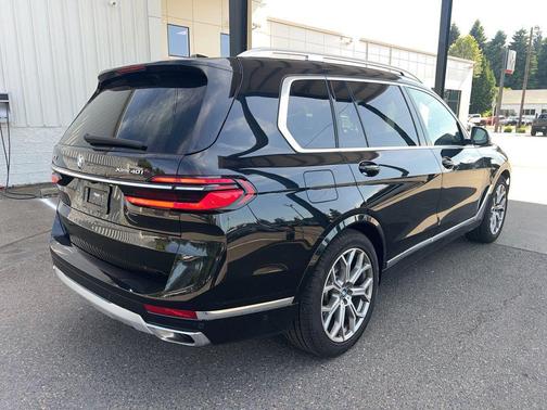 Black Sapphire Metallic 2023 BMW X7 xDrive40i