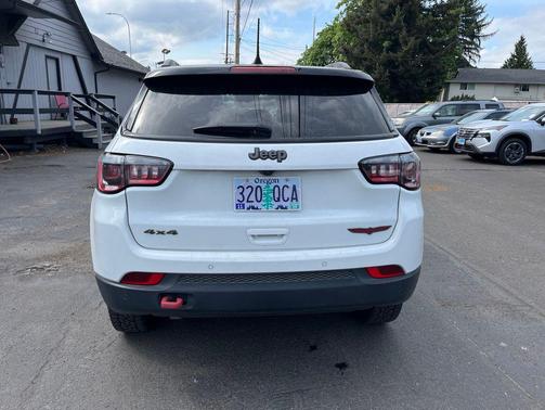 Bright White Clearcoat 2025 Jeep Compass Trailhawk