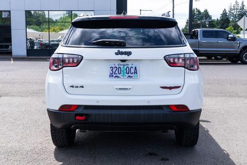 Bright White Clearcoat 2025 Jeep Compass Trailhawk