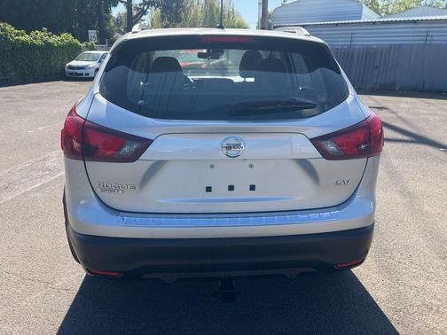 Brilliant Silver Metallic 2019 Nissan Rogue Sport SV