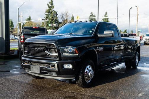 2018 RAM 3500 Laramie Crew Cab 4x4 8' Box