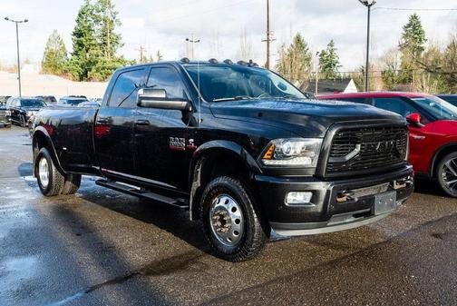 2018 RAM 3500 Laramie Crew Cab 4x4 8' Box