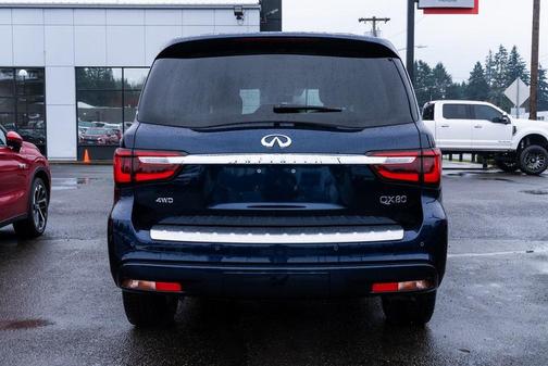 2024 INFINITI QX80 Luxe