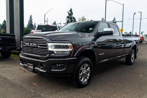 2021 RAM 3500 Laramie Crew Cab 4x4 8' Box