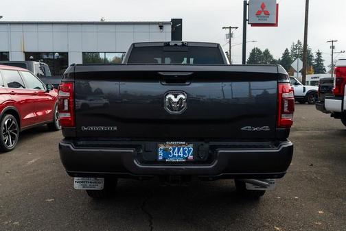 2021 RAM 3500 Laramie Crew Cab 4x4 8' Box