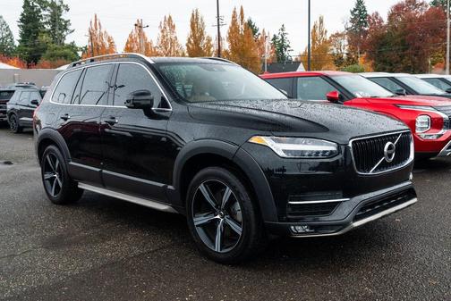 2016 Volvo XC90 T6 Momentum