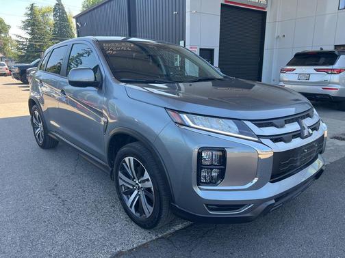 Mercury Gray Metallic 2025 Mitsubishi Outlander Sport 2.0 ES