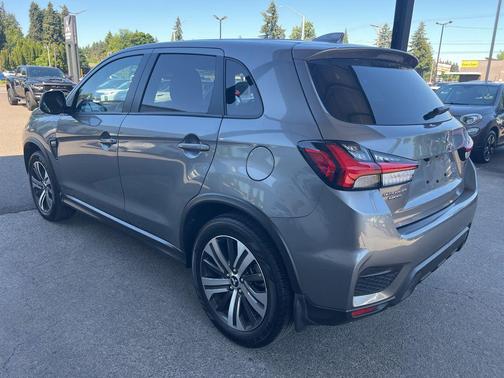 Mercury Gray Metallic 2025 Mitsubishi Outlander Sport 2.0 ES