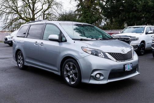 2011 Toyota Sienna SE
