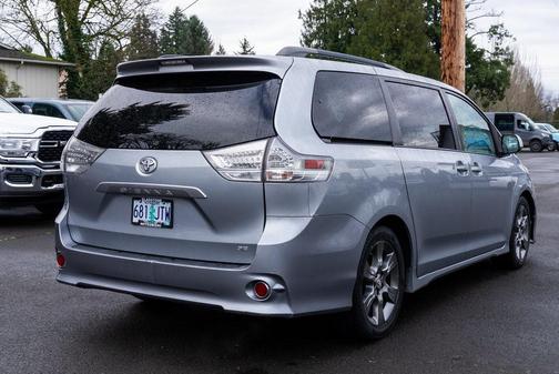 2011 Toyota Sienna SE