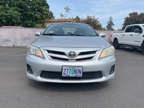 Classic Silver Metallic 2011 Toyota Corolla LE
