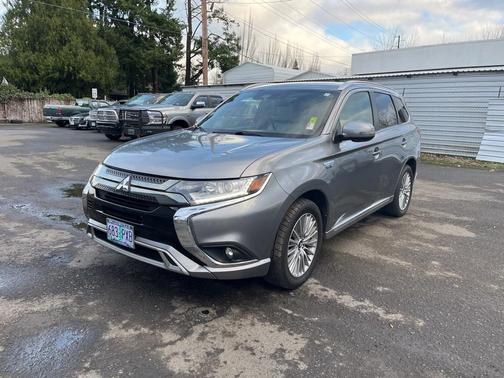 2022 Mitsubishi Outlander PHEV LE