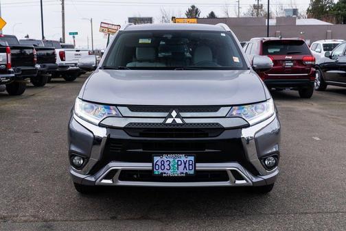 2022 Mitsubishi Outlander PHEV LE