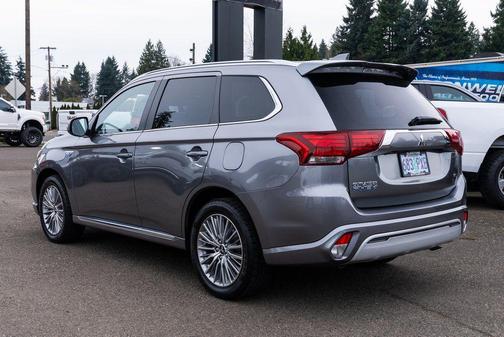 2022 Mitsubishi Outlander PHEV LE