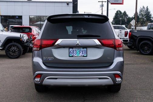 2022 Mitsubishi Outlander PHEV LE