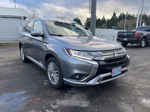 2022 Mitsubishi Outlander PHEV LE