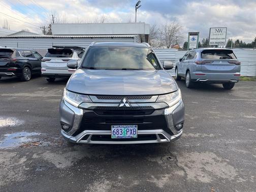 2022 Mitsubishi Outlander PHEV LE