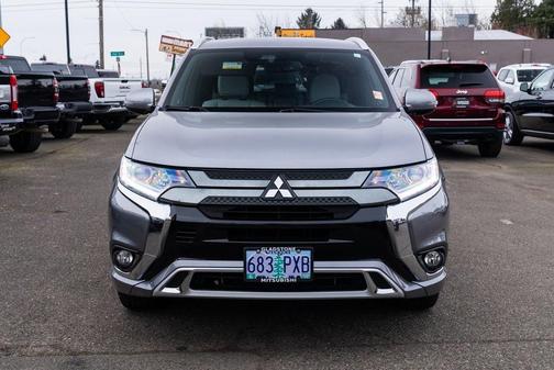 2022 Mitsubishi Outlander PHEV LE