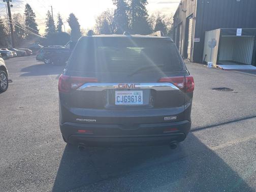 2017 GMC Acadia SLT-1