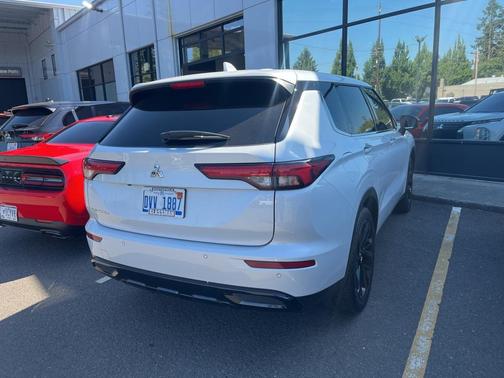 2022 Mitsubishi Outlander SE Launch Edition 2WD