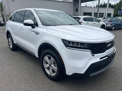 Glacial White Pearl 2023 Kia Sorento LX
