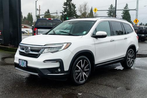 2022 Honda Pilot Touring 8-Passenger