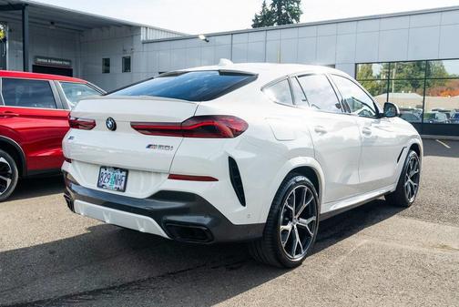 2022 BMW X6 M50i