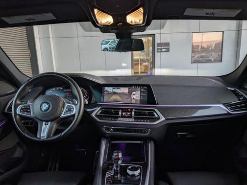2022 BMW X6 M50i