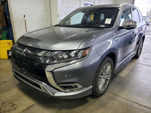 2022 Mitsubishi Outlander PHEV LE