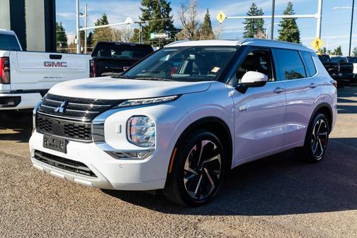2025 Mitsubishi Outlander PHEV SEL