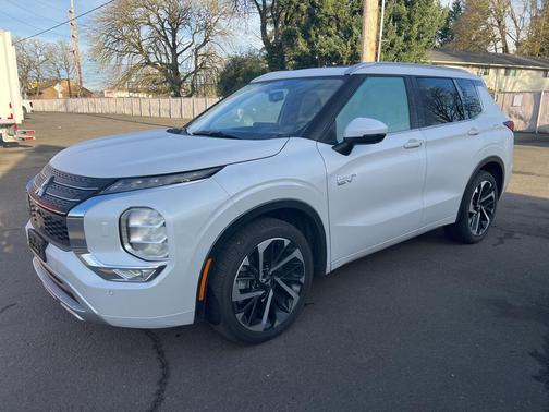 2025 Mitsubishi Outlander PHEV SEL