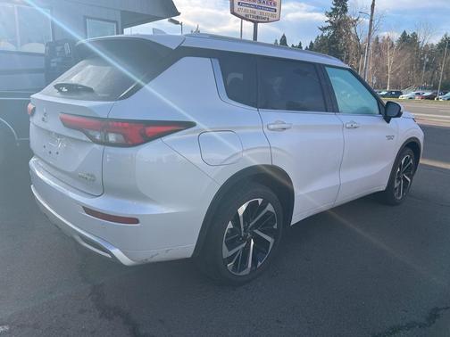 2025 Mitsubishi Outlander PHEV SEL