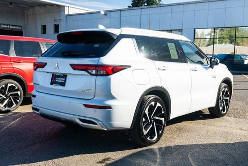 2025 Mitsubishi Outlander PHEV SEL