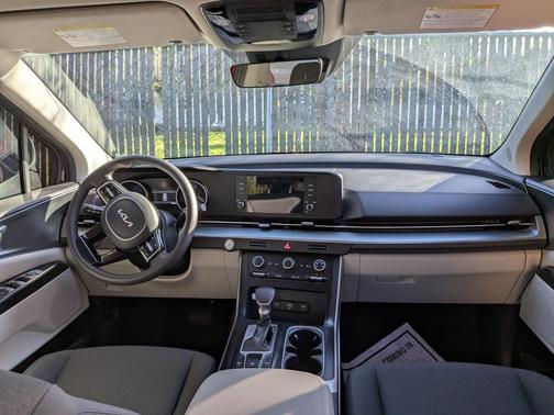 2024 Kia Carnival LX