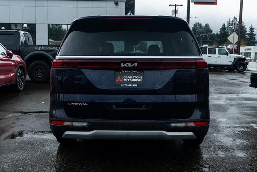 2024 Kia Carnival LX