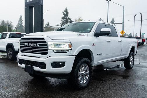2019 RAM 3500 Laramie Crew Cab 4x4 8' Box