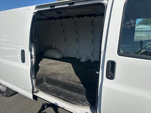 2023 GMC Savana 2500 Work Van