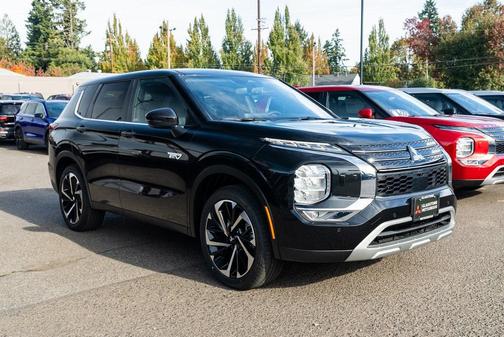 2025 Mitsubishi Outlander PHEV SE S-AWC