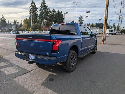 2022 Ford F-150 Lightning LARIAT