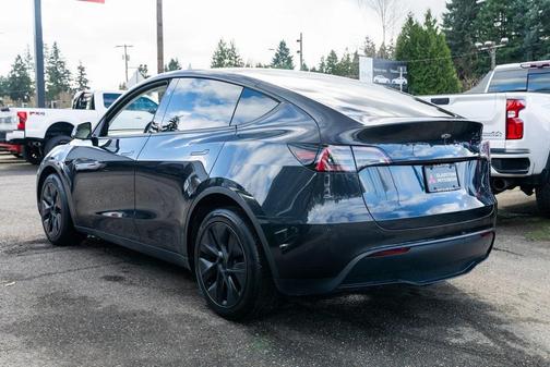 2025 Tesla Model Y Long Range Single Motor Rear-Wheel Drive