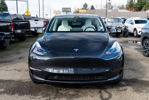 2025 Tesla Model Y Long Range Single Motor Rear-Wheel Drive