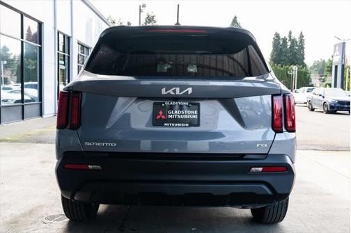 2023 Kia Sorento LX