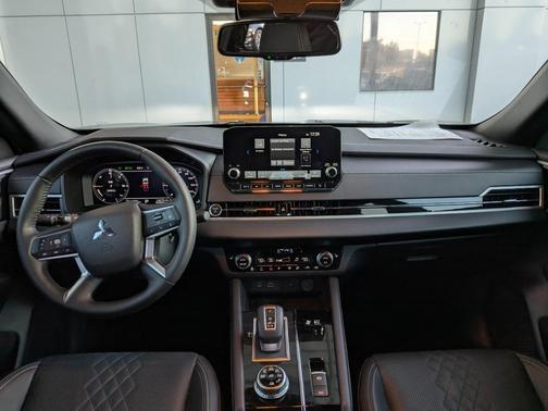 2025 Mitsubishi Outlander PHEV SEL